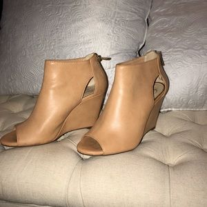 Jessica Simpson Nude Wedges